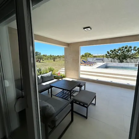Vila Kotari